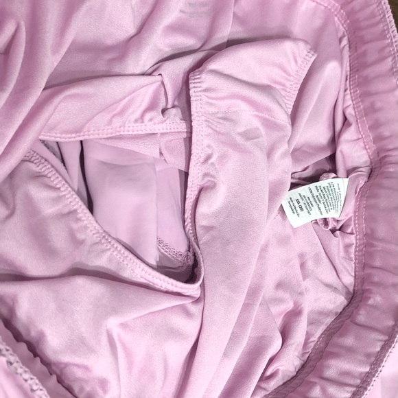 Women’s running short with mesh  pantie under two side pockets purple.XXL(20) - Picture 3 of 4